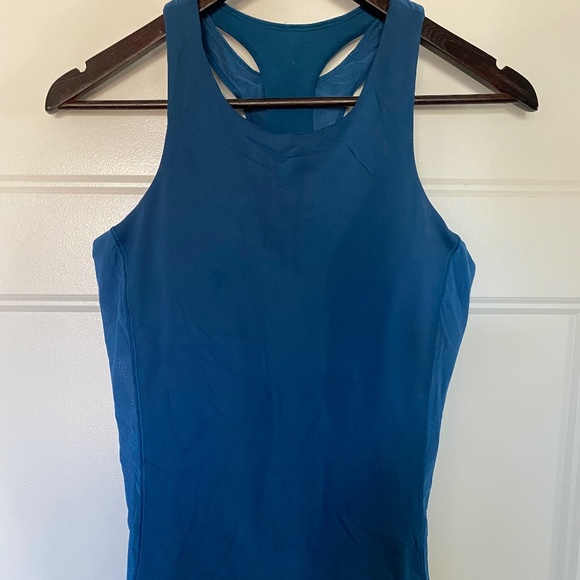 Lululemon Body Con Shelf Bra Tank Top - Picture 2 of 3
